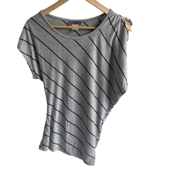 Joyce Leslie Tops - Joyce Leslie asymmetrical gray and black shirt small